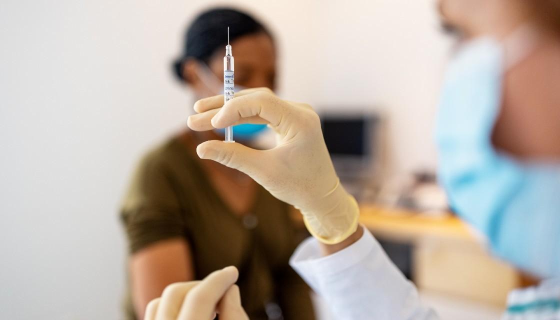 GETTY_vaccine_jab_covid_coronavirus_1120