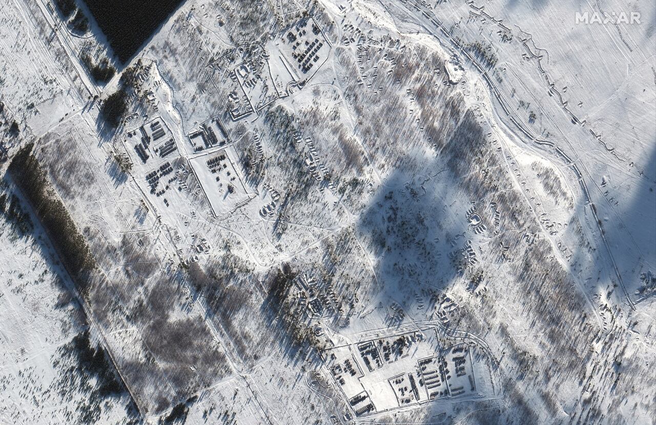 russia-satellite-resized-10-overview-of-deployments-pogonovo-training-area-voronezh-russia-16jan2022-wv2-jpg