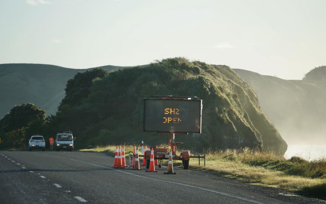 4L8ZZIB_2_state_highway_2_open_jpg 4L8ZZIB_2_state_highway_2_open_jpg