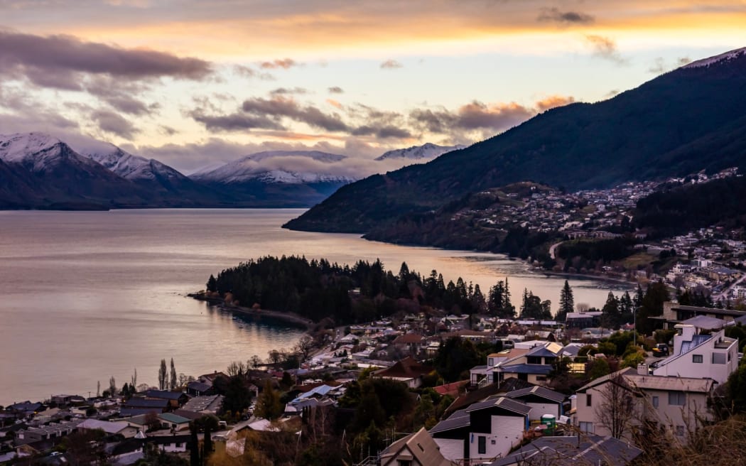 4N74QK4_queenstown_generic_jpg